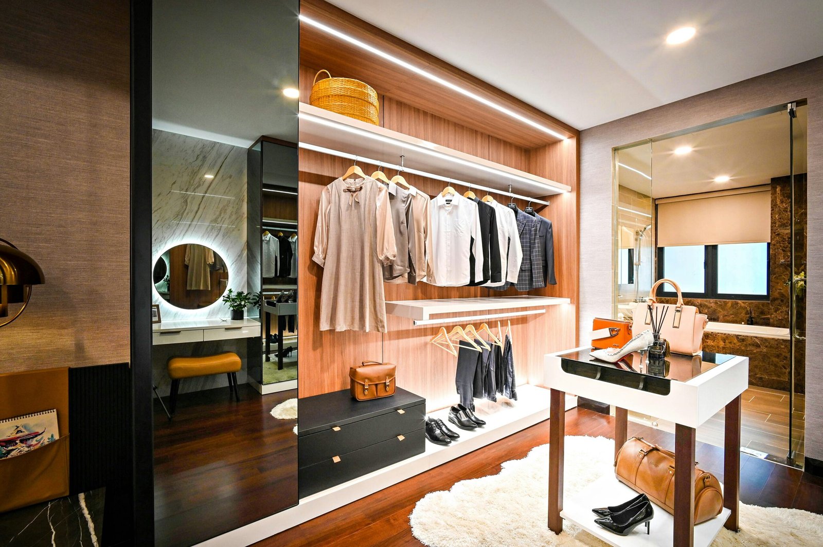 Spacious 3-Door Wooden Wardrobe – Modern Design with Ample Storage - Image 4