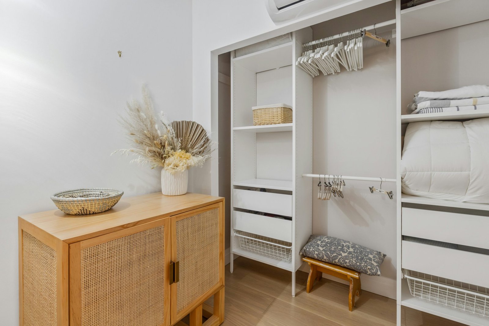 Spacious 3-Door Wooden Wardrobe – Modern Design with Ample Storage - Image 3